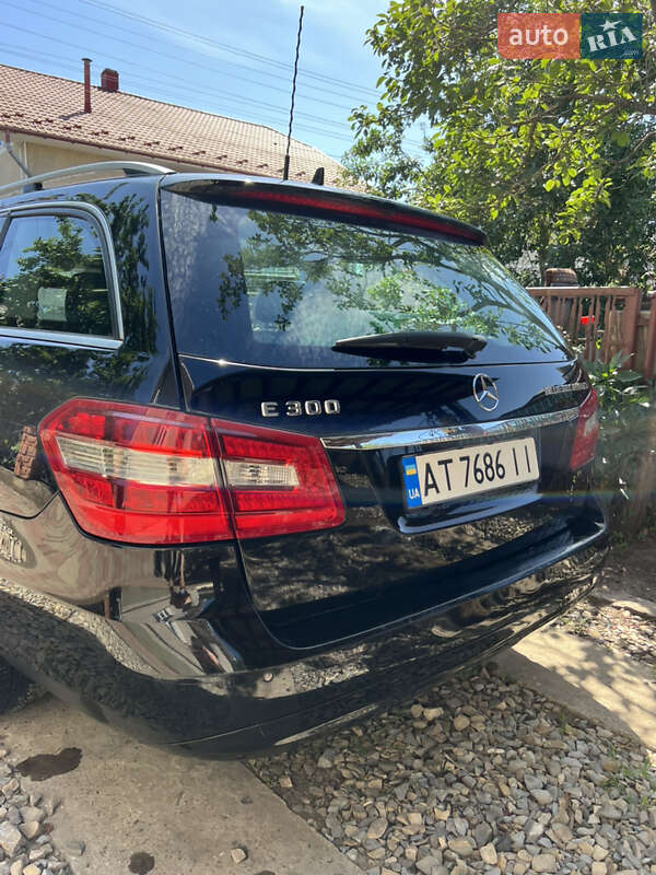 Універсал Mercedes-Benz E-Class 2012 в Івано-Франківську