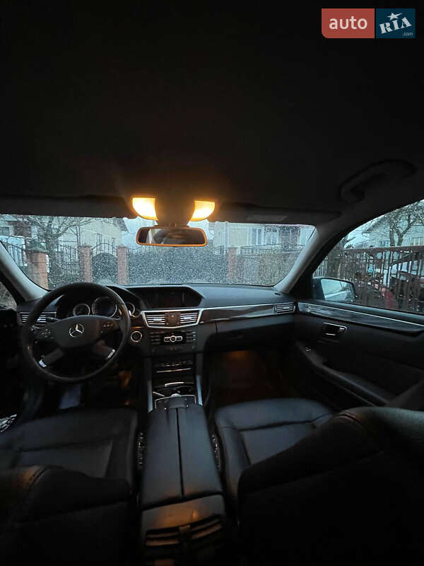 Універсал Mercedes-Benz E-Class 2012 в Івано-Франківську