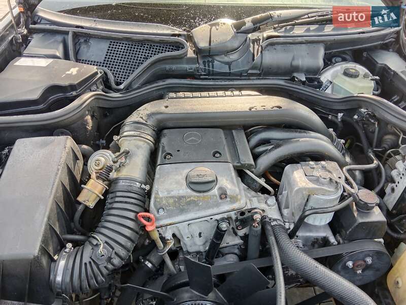 Седан Mercedes-Benz E-Class 1996 в Самборі