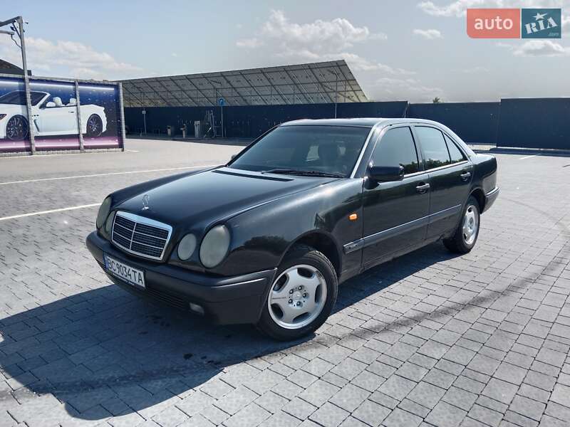 Седан Mercedes-Benz E-Class 1996 в Самборі