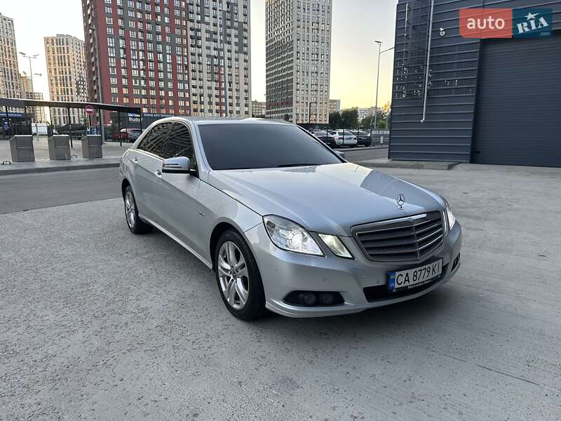 Mercedes-Benz E-Class 2011