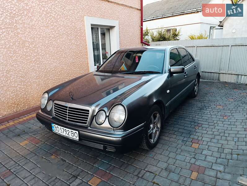 Седан Mercedes-Benz E-Class 1998 в Тернополі