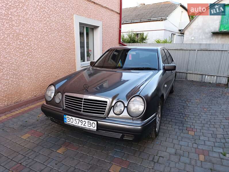 Седан Mercedes-Benz E-Class 1998 в Тернополі