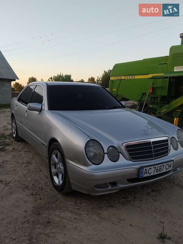 Mercedes-Benz E-Class 2000