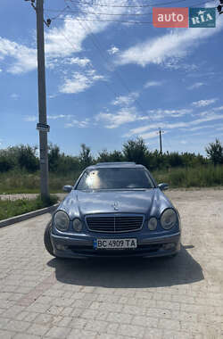 Седан Mercedes-Benz E-Class 2004 в Львові