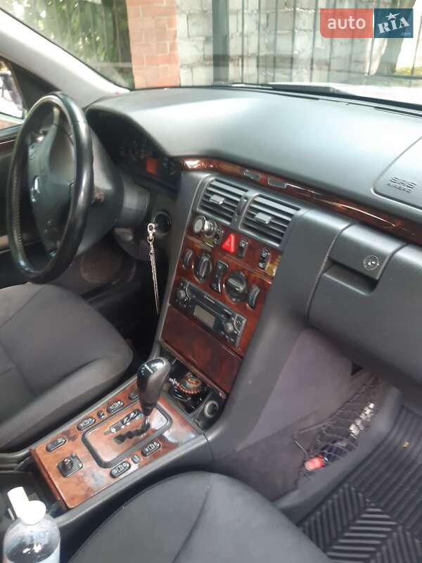 Универсал Mercedes-Benz E-Class 2000 в Ивано-Франковске
