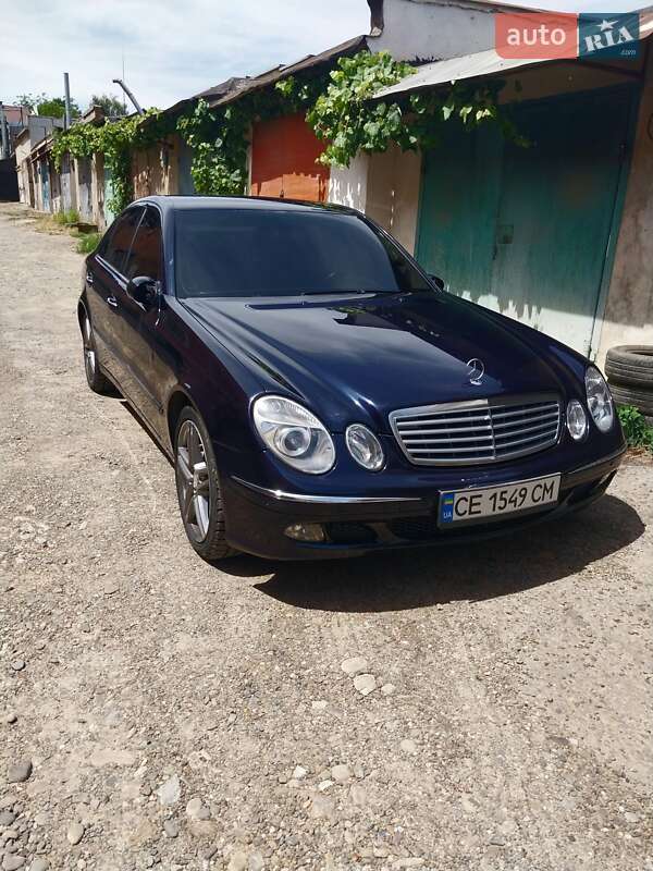 Седан Mercedes-Benz E-Class 2002 в Чернівцях