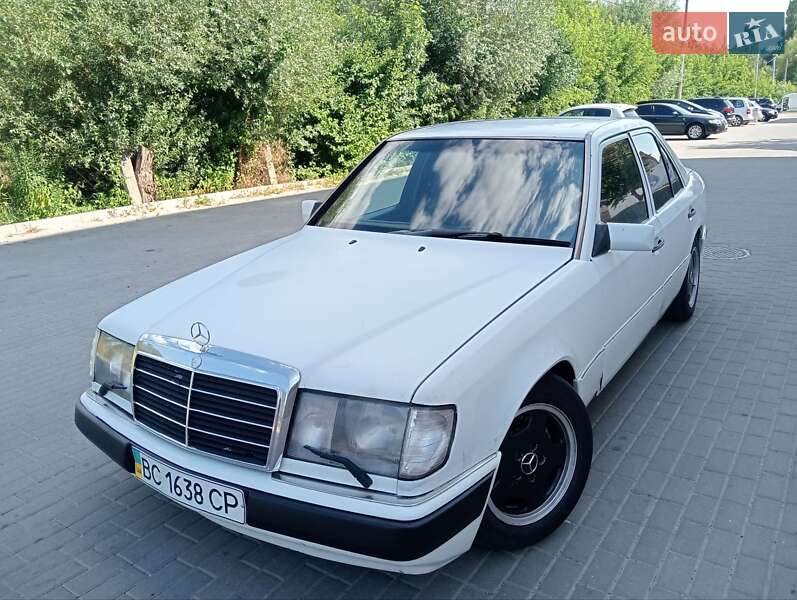 Mercedes-Benz E-Class 1987