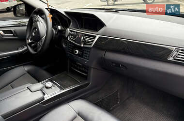 Седан Mercedes-Benz E-Class 2012 в 