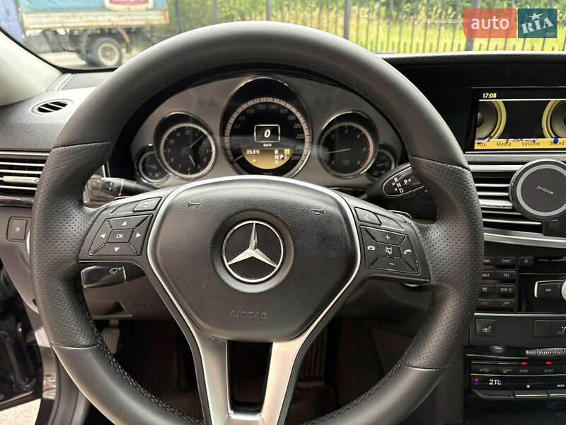 Седан Mercedes-Benz E-Class 2012 в Киеве
