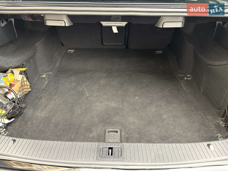 Седан Mercedes-Benz E-Class 2012 в Киеве