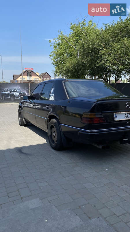 Седан Mercedes-Benz E-Class 1990 в Рогатині