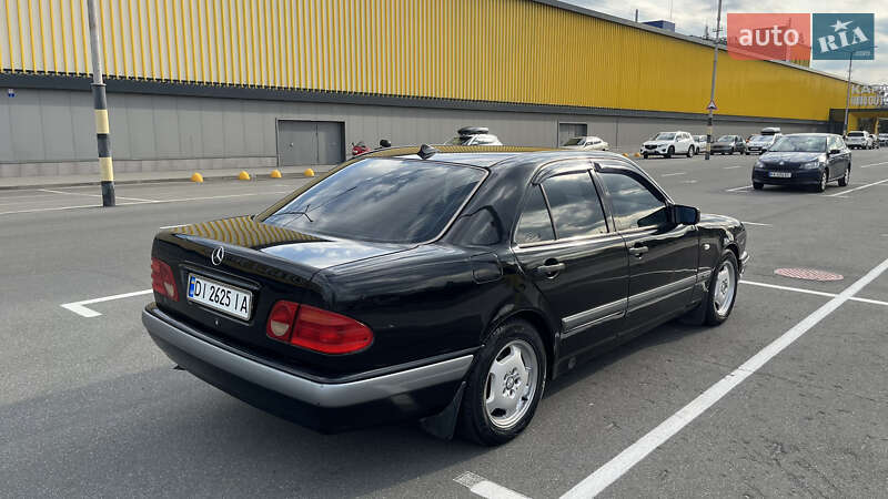 Седан Mercedes-Benz E-Class 1997 в Киеве