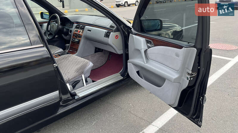 Седан Mercedes-Benz E-Class 1997 в Киеве