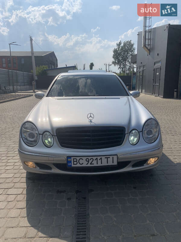 Седан Mercedes-Benz E-Class 2002 в Львові