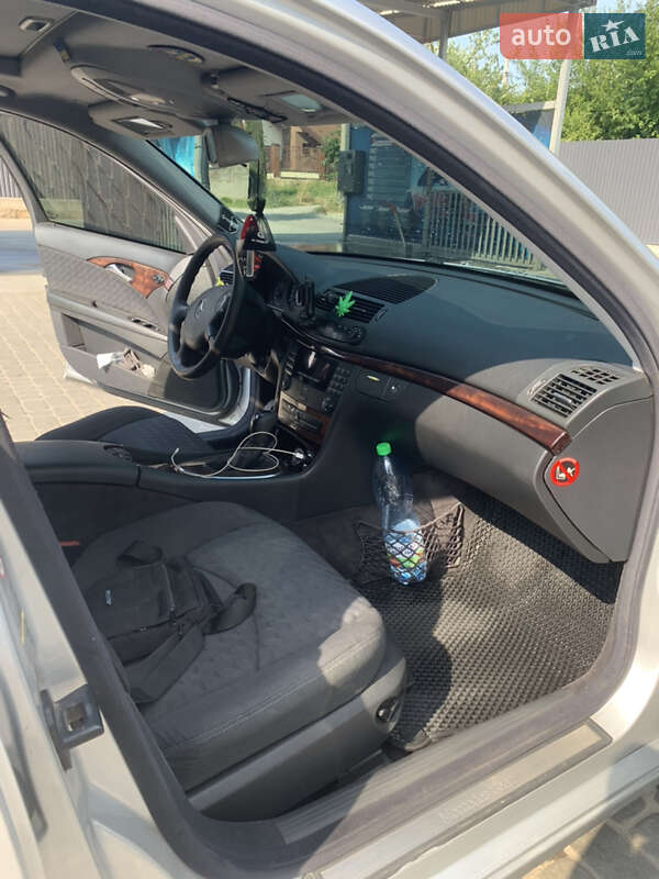 Седан Mercedes-Benz E-Class 2002 в Львові