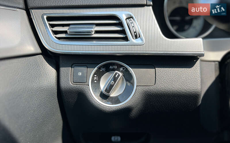 Седан Mercedes-Benz E-Class 2013 в Львове