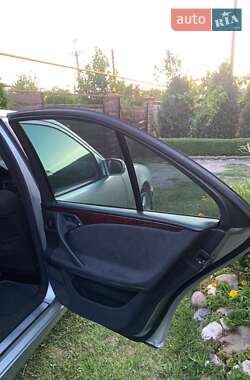 Седан Mercedes-Benz E-Class 2000 в 