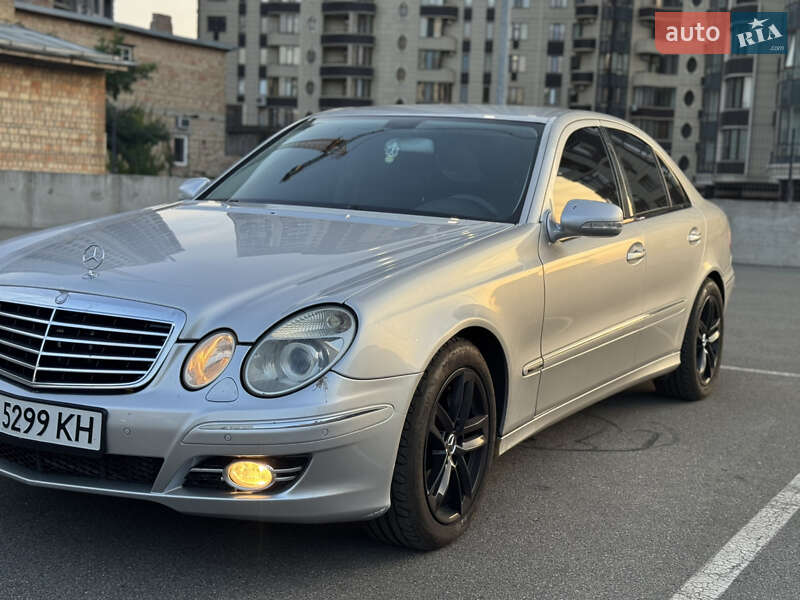 Седан Mercedes-Benz E-Class 2005 в 