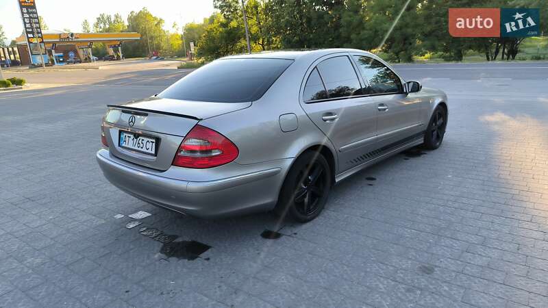 Седан Mercedes-Benz E-Class 2006 в Надворной