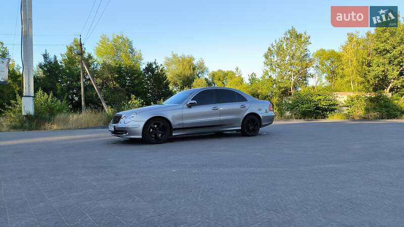 Седан Mercedes-Benz E-Class 2006 в Надворной