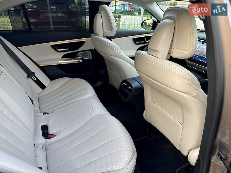 Седан Mercedes-Benz E-Class 2024 в Киеве