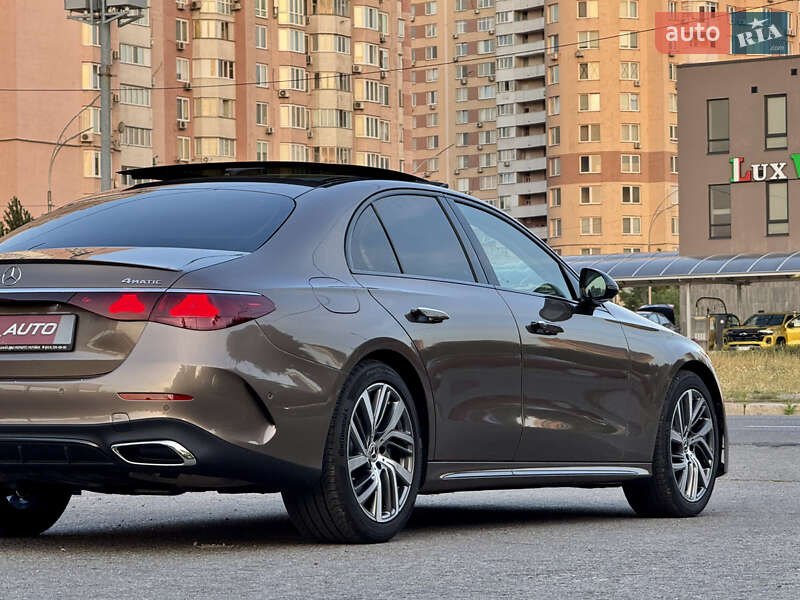 Седан Mercedes-Benz E-Class 2024 в Киеве