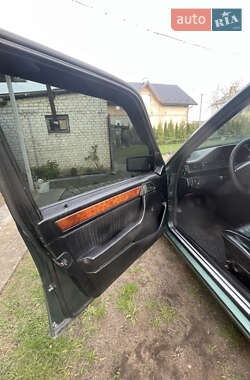 Седан Mercedes-Benz E-Class 1989 в 