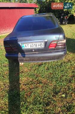 Седан Mercedes-Benz E-Class 1999 в 