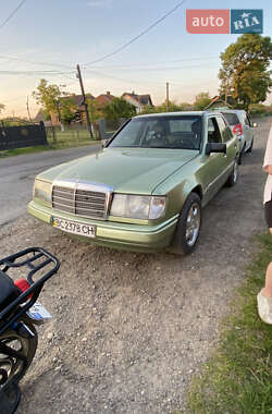 Седан Mercedes-Benz E-Class 1987 в 