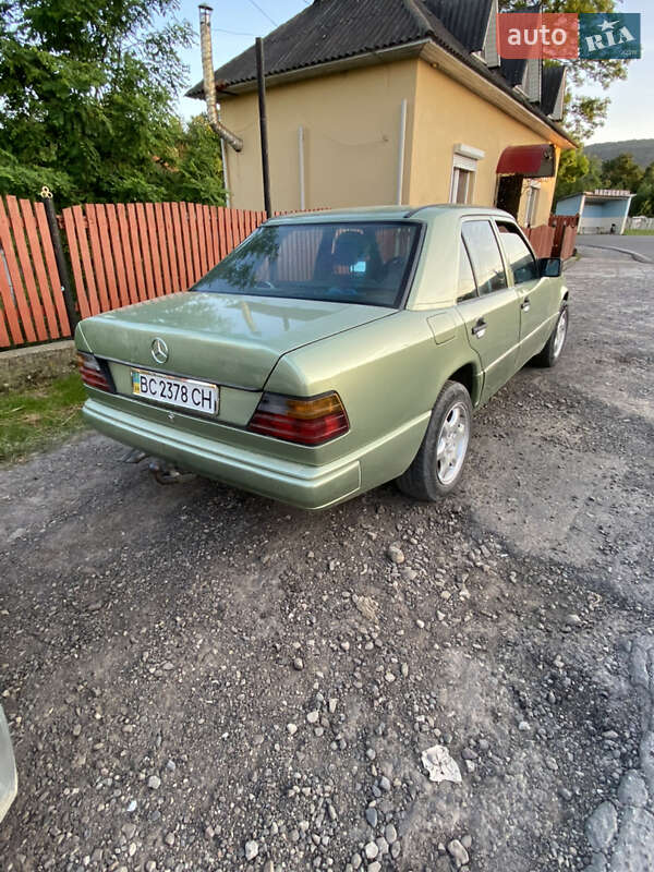 Седан Mercedes-Benz E-Class 1987 в Дрогобыче