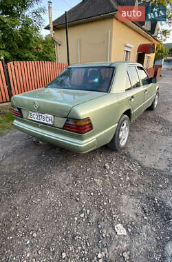 Седан Mercedes-Benz E-Class 1987 в 