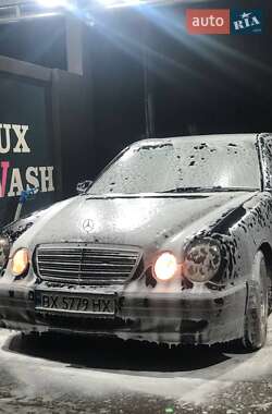 Седан Mercedes-Benz E-Class 2001 в 