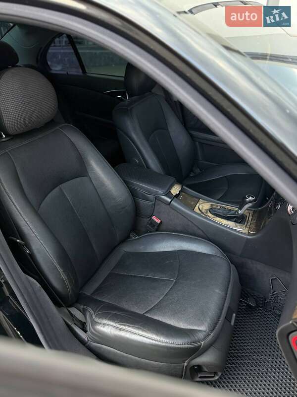 Седан Mercedes-Benz E-Class 2003 в Черновцах