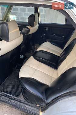 Седан Mercedes-Benz E-Class 1982 в 