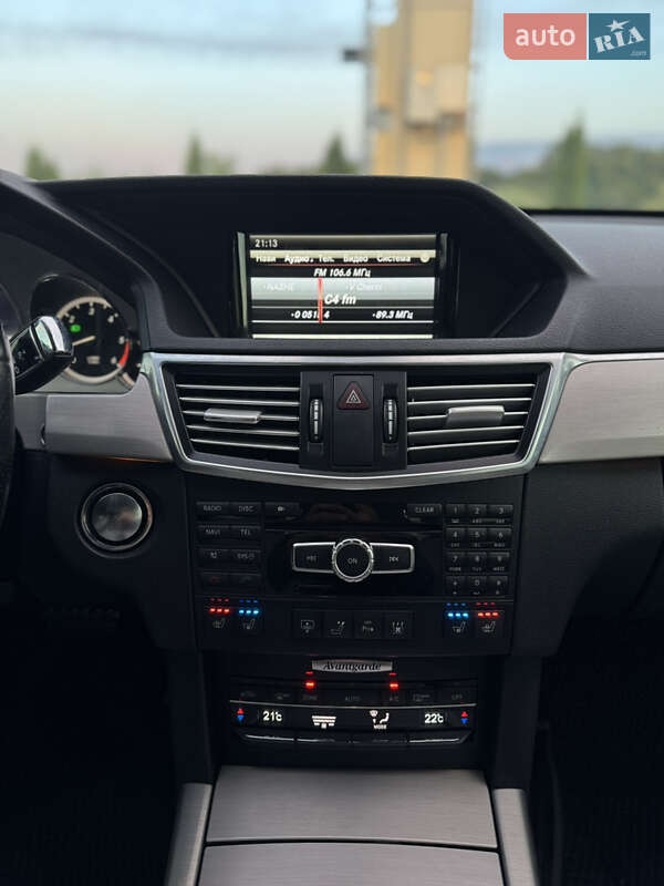 Седан Mercedes-Benz E-Class 2012 в Черновцах