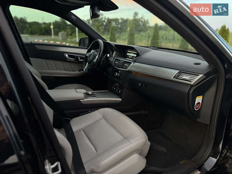 Седан Mercedes-Benz E-Class 2012 в Черновцах