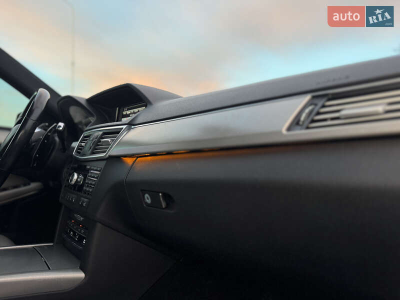 Седан Mercedes-Benz E-Class 2012 в Черновцах