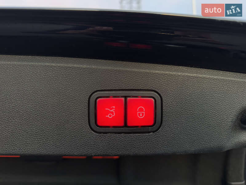 Седан Mercedes-Benz E-Class 2012 в Черновцах