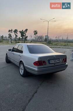 Седан Mercedes-Benz E-Class 1998 в Харкові