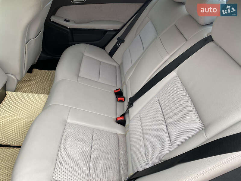 Седан Mercedes-Benz E-Class 2011 в Володимирці фото 8 Седан Mercedes-Benz E-Class 2011 в Володимирці