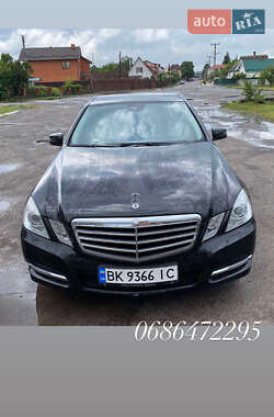 Седан Mercedes-Benz E-Class 2011 в Владимирце