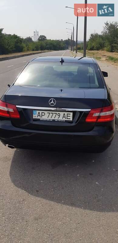 Седан Mercedes-Benz E-Class 2011 в Запоріжжі