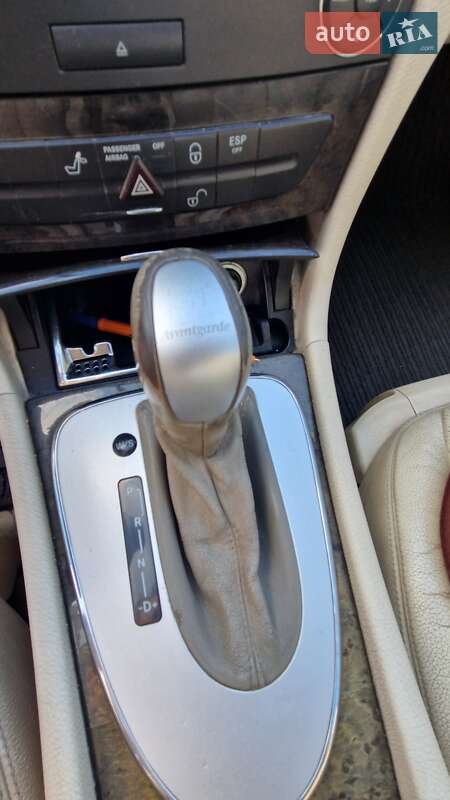 Седан Mercedes-Benz E-Class 2003 в Липовце