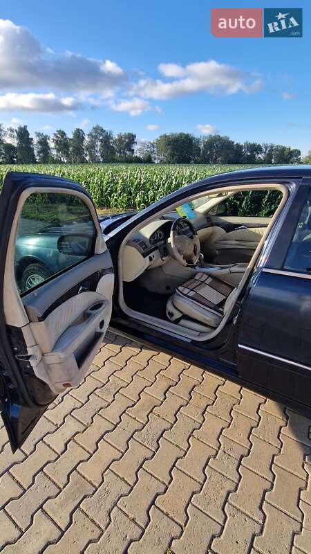 Седан Mercedes-Benz E-Class 2003 в Липовце