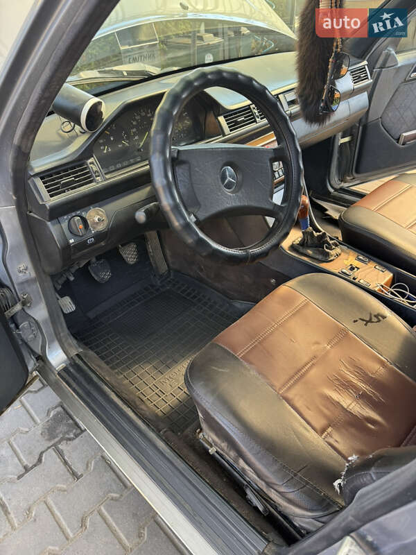 Седан Mercedes-Benz E-Class 1989 в Одессе