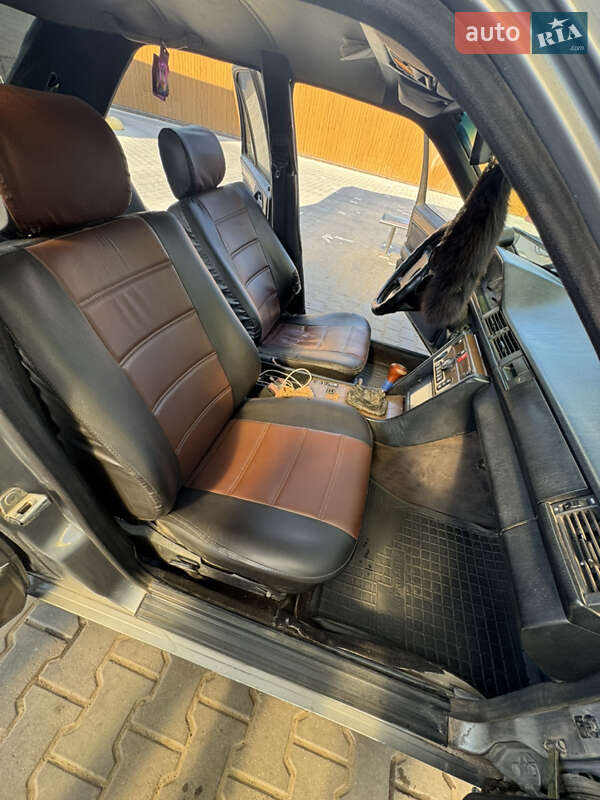 Седан Mercedes-Benz E-Class 1989 в Одессе