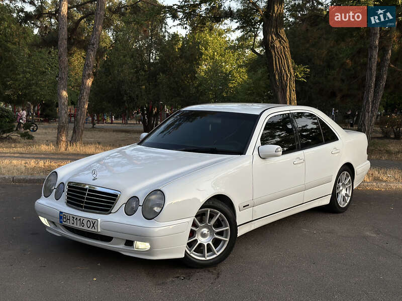 Седан Mercedes-Benz E-Class 2000 в Николаеве