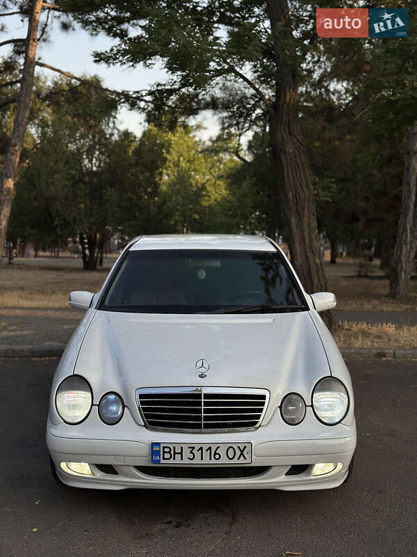 Седан Mercedes-Benz E-Class 2000 в Николаеве