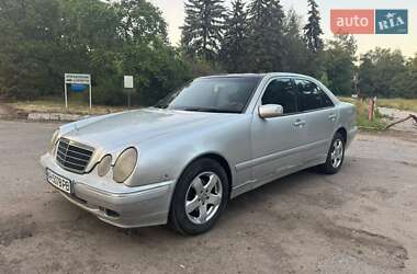 Седан Mercedes-Benz E-Class 2000 в Славянске